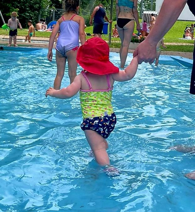 Gesundheits-Knigge für Kleinkinder im Freibad