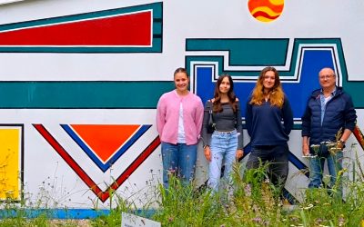 Kunstvolle Fassade am Eingang des Freibad Voerde in neuem Glanz