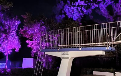 Fünfhundert Party-Gäste bei der Pool- /Beachparty im Voerder Freibad
